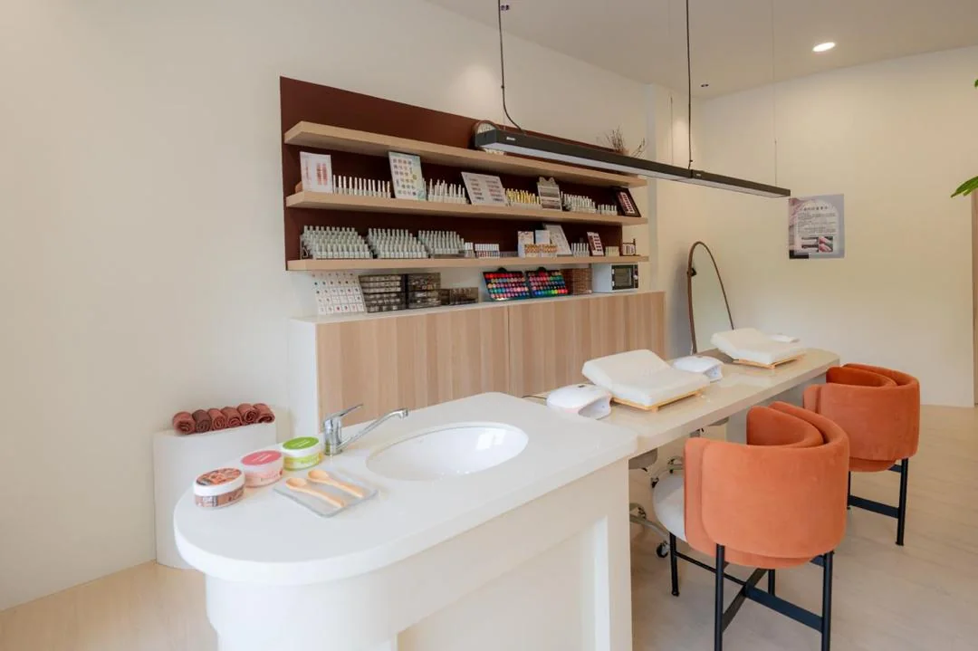 Manicure Area